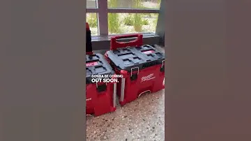 MILWAUKEE LISTENED!!! They’ve updated the PACKOUT Rolling Toolbox Handle!!