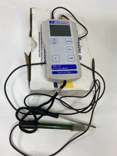 Milwaukee MW102 2-in-1 pH and Temperature Meter-0