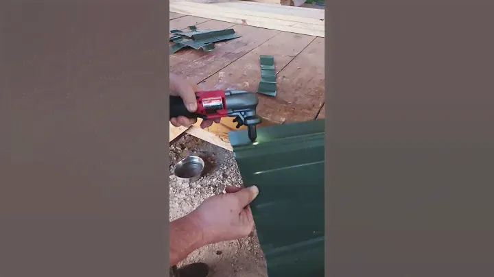Milwaukee M12 Nibbler Demo