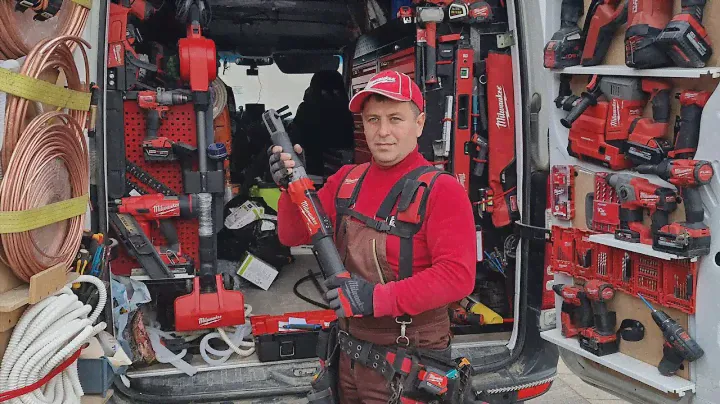 ГАЙКОВЕРТЫ АККУМУЛЯТОРНЫЙ ЭЛЕКТРОННЫЙ ДИНАМОМЕТРИЧЕСКИЙ КЛЮЧ MILWAUKEE M12 FUEL ONEFTR38-0C ONE-KEY
