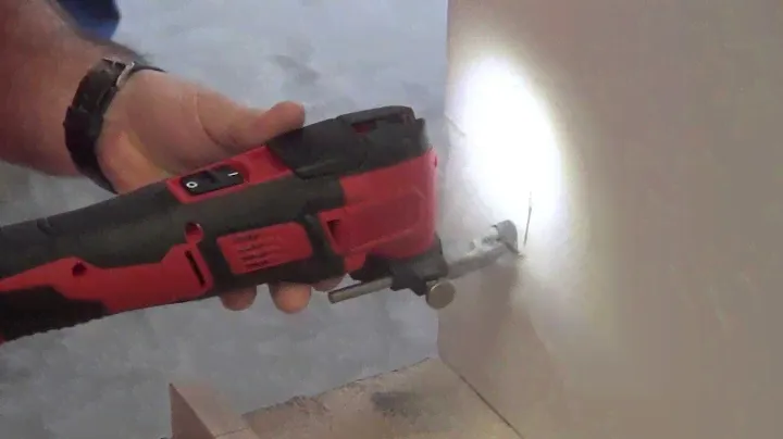 Milwaukee Multi-Tool 2626-22CT