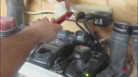 Milwaukee Voltage Detector CAT IV 1000