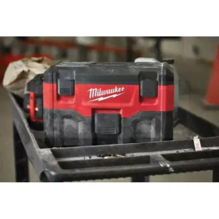 Milwaukee M18 VC2-0 Аккумуляторный пылесос-1