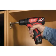 Дрель - шуруповерт Milwaukee M12 BDD-0