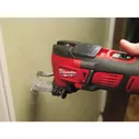 Аккумуляторный компактный мультитул Milwaukee M18 BMT-421C 4933446210